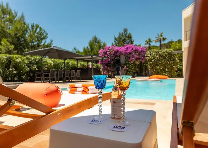 La Villa Monarque (Adults Only)
