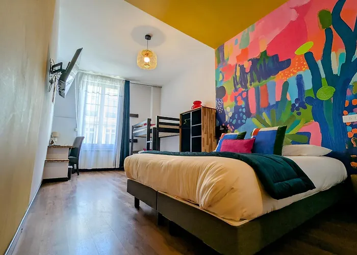 Hôtel Des Arts, Artisanal et Indépendant